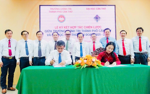 Trường Chính trị TP Cần Thơ và Đại học Cần Thơ ký kết hợp tác chiến lược- Ảnh 1.