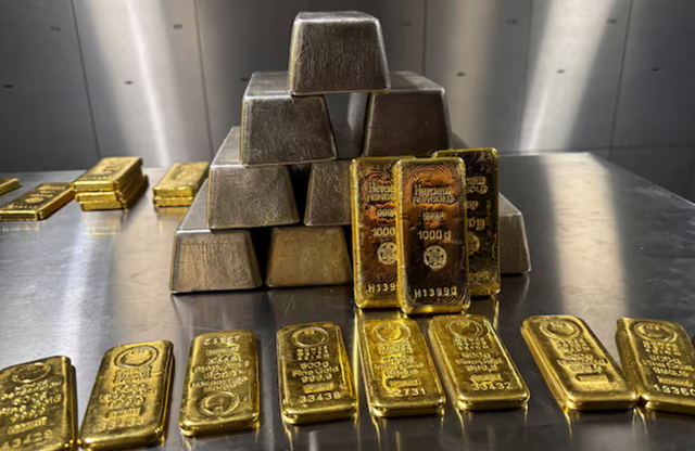 Giá vàng hôm nay 26/12: Điều chỉnh giảm sau kỳ nghỉ Noel- Ảnh 1.
