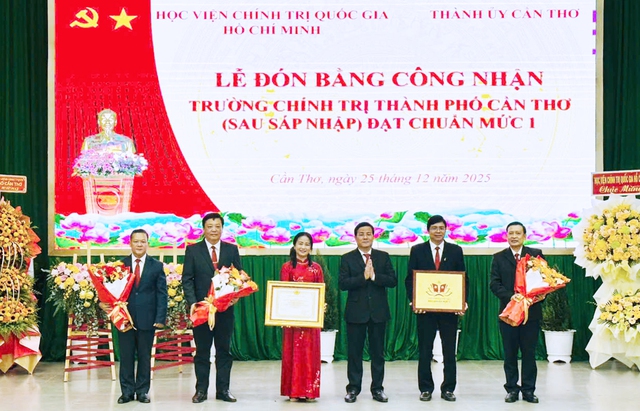 Trường Chính trị TP Cần Thơ (sau sáp nhập) đạt chuẩn mức 1- Ảnh 2.