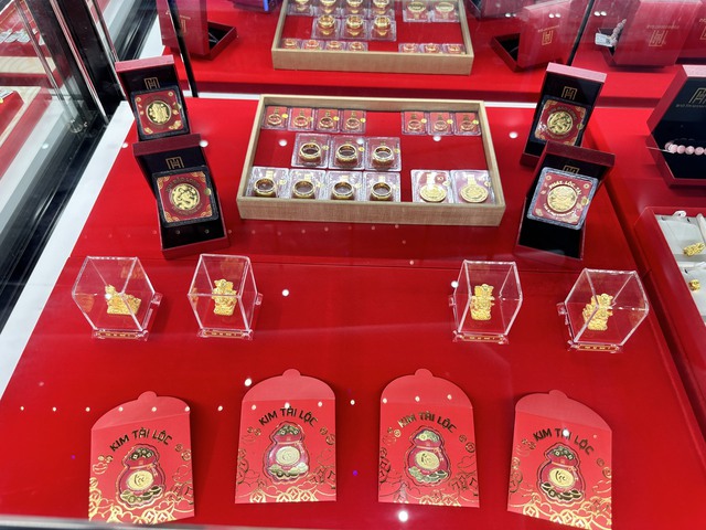 Giá vàng hôm nay 27/12: Thiết lập mức đỉnh cao- Ảnh 1.