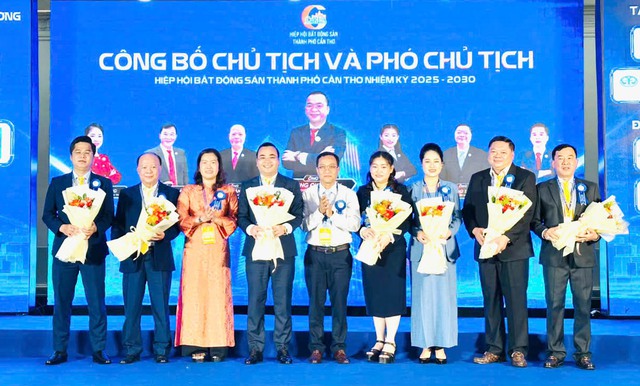 Cần Thơ đẩy mạnh cải cách TTHC, đưa các dự án nhà ở xã hội vào nhóm “luồng xanh”, “luồng ưu tiên”- Ảnh 4.
