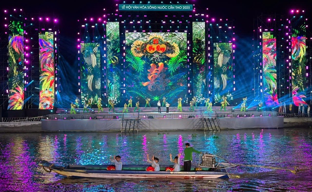 Đêm tổng duyệt chương trình nghệ thuật Lễ hội Văn hoá Sông nước Cần Thơ - Đậm chất sắc màu sông nước- Ảnh 8.