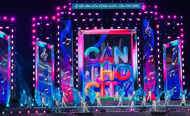 Đêm tổng duyệt chương trình nghệ thuật Lễ hội Văn hoá Sông nước Cần Thơ - Đậm chất sắc màu sông nước- Ảnh 10.