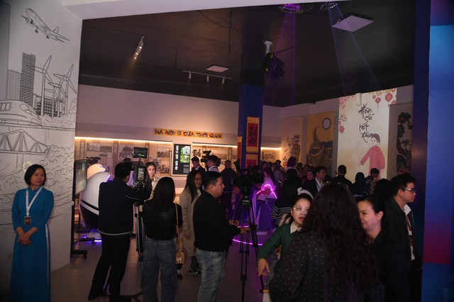 Triển lãm số “Hà Nội Rạng Rỡ - Ánh sáng và Di sản”: Bảo tồn và lan tỏa di sản bằng ngôn ngữ công nghệ số- Ảnh 4.