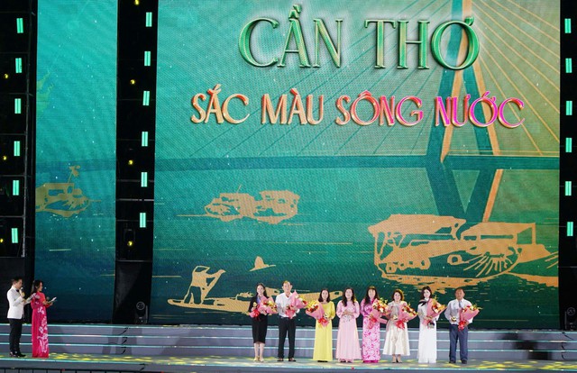 Cần Thơ khai mạc Lễ hội Văn hóa Sông nước năm 2025- Ảnh 4.