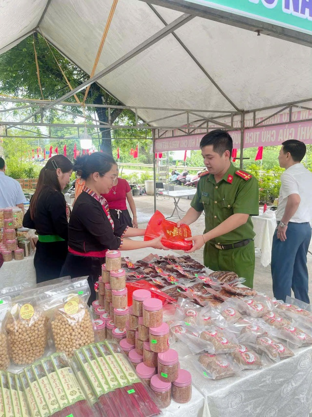             Cô gái Huế thổi hồn vào ẩm thực núi rừng Quỳ Châu- Ảnh 6.