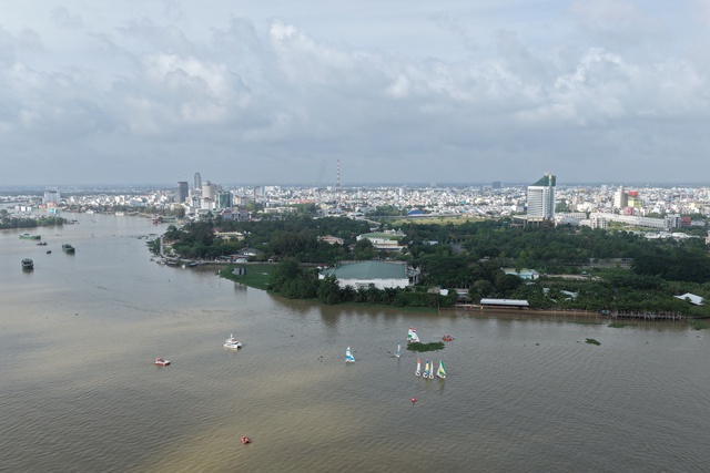 Khai mạc Giải đua thuyền buồm TP Cần Thơ mở rộng năm 2025- Ảnh 3. Khai mạc Giải đua thuyền buồm TP Cần Thơ mở rộng năm 2025- Ảnh 3.