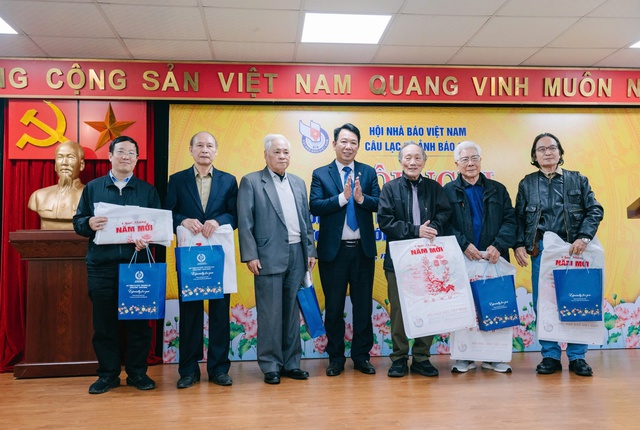 CLB Ảnh báo chí Hội Nhà báo Việt Nam tổng kết hoạt động năm 2025- Ảnh 10. CLB Ảnh báo chí Hội Nhà báo Việt Nam tổng kết hoạt động năm 2025- Ảnh 10.