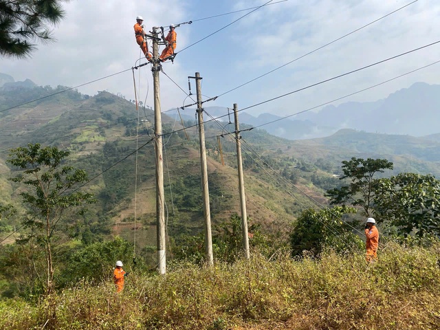 Công ty Điện lực Tuyên Quang giữ dòng điện thông suốt cho cao điểm sản xuất và Tết Bính Ngọ 2026- Ảnh 3.