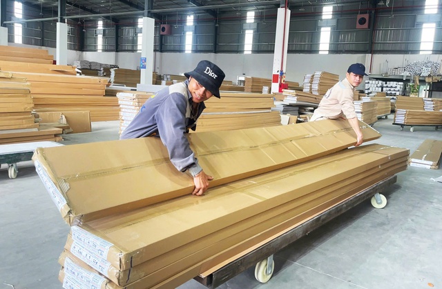 Hai “sắc thái” trái ngược chuyện thưởng Tết- Ảnh 3.