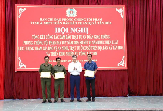 Xã Tân Hòa tổng kết công tác bảo đảm TTATGT, phòng chống tội phạm ma túy năm 2025- Ảnh 7. Xã Tân Hòa tổng kết công tác bảo đảm TTATGT, phòng chống tội phạm ma túy năm 2025- Ảnh 7.