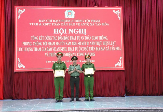 Xã Tân Hòa tổng kết công tác bảo đảm TTATGT, phòng chống tội phạm ma túy năm 2025- Ảnh 9. Xã Tân Hòa tổng kết công tác bảo đảm TTATGT, phòng chống tội phạm ma túy năm 2025- Ảnh 9.
