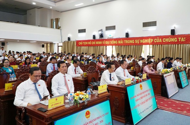 Cần Thơ bế mạc kỳ họp thứ 8 HĐND thành phố, thông qua 20 nghị quyết- Ảnh 3.