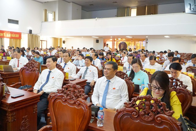 Cần Thơ bế mạc kỳ họp thứ 8 HĐND thành phố, thông qua 20 nghị quyết- Ảnh 5.