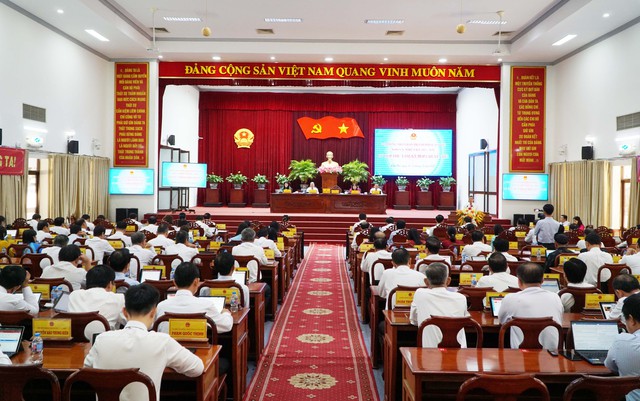 Cần Thơ bế mạc kỳ họp thứ 8 HĐND thành phố, thông qua 20 nghị quyết- Ảnh 1.