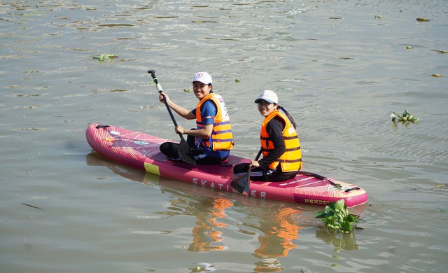 Cần Thơ: Khai mạc Giải đua thuyền ván SUP mở rộng năm 2025- Ảnh 2. Cần Thơ: Khai mạc Giải đua thuyền ván SUP mở rộng năm 2025- Ảnh 2.