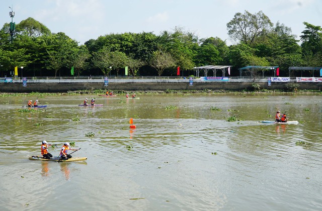 Cần Thơ: Khai mạc Giải đua thuyền ván SUP mở rộng năm 2025- Ảnh 1. Cần Thơ: Khai mạc Giải đua thuyền ván SUP mở rộng năm 2025- Ảnh 1.