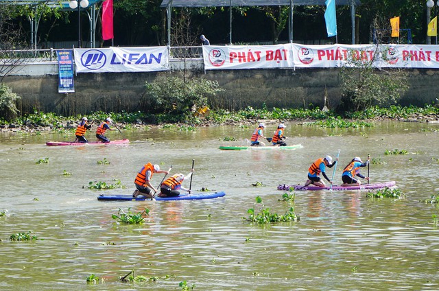 Cần Thơ: Khai mạc Giải đua thuyền ván SUP mở rộng năm 2025- Ảnh 3. Cần Thơ: Khai mạc Giải đua thuyền ván SUP mở rộng năm 2025- Ảnh 3.
