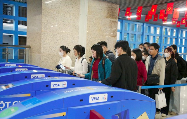 Thử nghiệm hệ thống soát vé thông minh trên tuyến đường sắt Nhổn - Ga Hà Nội- Ảnh 1.