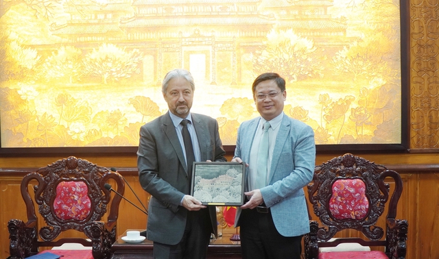 TP Huế: Giao lưu, phát triển bản sắc văn hóa với Cộng hòa Pháp- Ảnh 2.