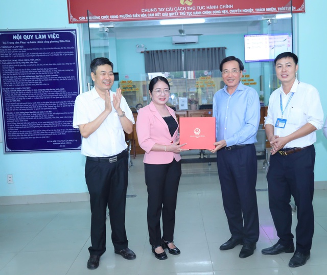 Đồng Nai: Đứng thứ 3 cả nước về chỉ số phục vụ người dân, doanh nghiệp- Ảnh 2. Đồng Nai: Đứng thứ 3 cả nước về chỉ số phục vụ người dân, doanh nghiệp- Ảnh 2.