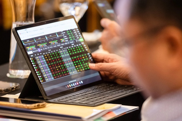 Thị trường chứng khoán Việt Nam có mức tăng trưởng hàng đầu khu vực- Ảnh 1. Thị trường chứng khoán Việt Nam có mức tăng trưởng hàng đầu khu vực- Ảnh 1.