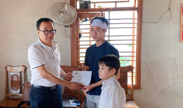 MIC chung tay hỗ trợ nhiều địa phương miền Trung – Tây Nguyên bị ảnh hưởng bởi mưa lũ- Ảnh 1. MIC chung tay hỗ trợ nhiều địa phương miền Trung – Tây Nguyên bị ảnh hưởng bởi mưa lũ- Ảnh 1.