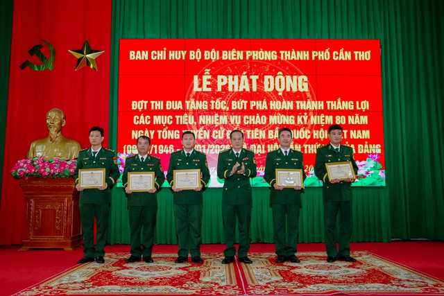 BĐBP TP Cần Thơ phát động thi đua “Tăng tốc, bứt phá hoàn thành thắng lợi các mục tiêu, nhiệm vụ”- Ảnh 2.