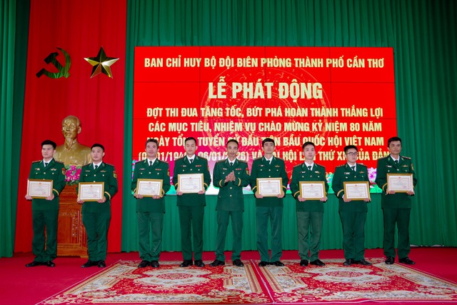BĐBP TP Cần Thơ phát động thi đua “Tăng tốc, bứt phá hoàn thành thắng lợi các mục tiêu, nhiệm vụ”- Ảnh 3.