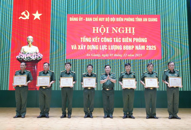 BĐBP An Giang: Bảo vệ vững chắc chủ quyền, an ninh biên giới- Ảnh 3.