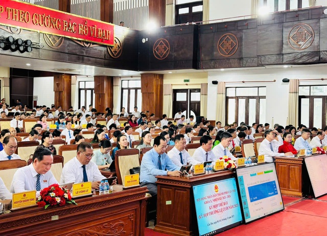 Khai mạc trọng thể Kỳ họp thường lệ cuối năm 2025 của HĐND TP. Cần Thơ khóa X- Ảnh 4.