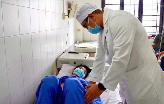 BVĐK Trung ương Cần Thơ thành công điều trị nang giả tụy bằng kỹ thuật đặt stent LAMS- Ảnh 2.