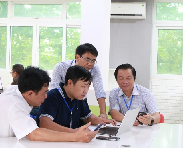 TP Huế: Gần 1.500 học sinh đăng ký tham gia Cuộc thi Hue-ICT Challenge 2025- Ảnh 2.