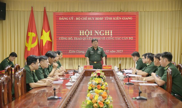 BĐBP tỉnh Kiên Giang: Công bố, trao quyết định về công tác cán bộ- Ảnh 2.