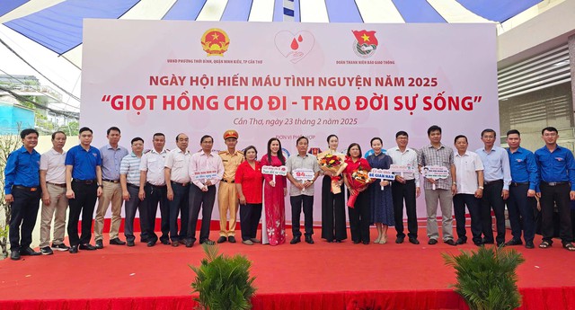 Gần 250 người tham gia Ngày hội hiến máu tình nguyện năm 2025 tại TP Cần Thơ- Ảnh 2.