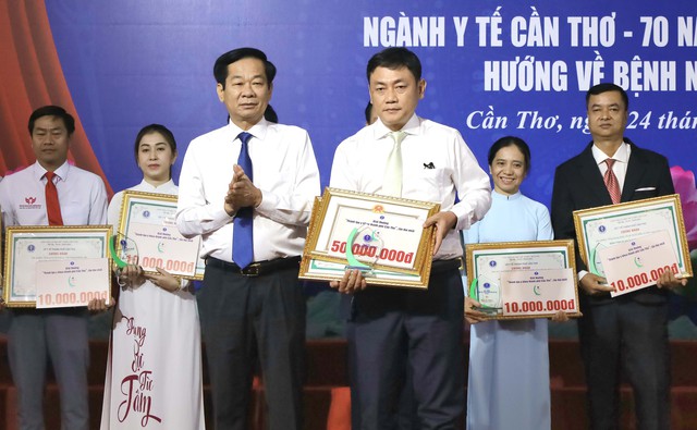 Cần Thơ: Họp mặt kỷ niệm 70 năm Ngày Thầy thuốc Việt Nam- Ảnh 4.