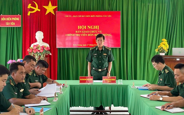 Kiên Giang: Bàn giao chức trách, nhiệm vụ Chính trị viên Đồn Biên phòng Tây Yên- Ảnh 1.