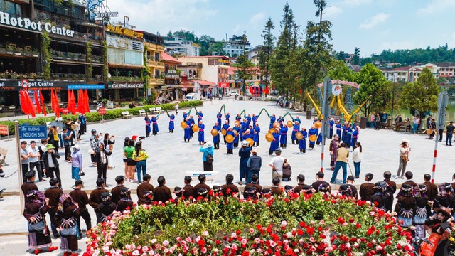 Du lịch Sa Pa bùng nổ lượng du khách và doanh thu dịp Tết Nguyên đán- Ảnh 1.