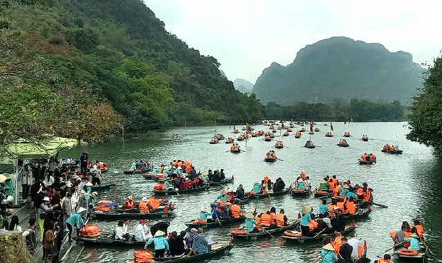 Ninh Bình: Đón hơn 700 nghìn lượt khách trong dịp Tết Ất Tỵ 2025- Ảnh 1.