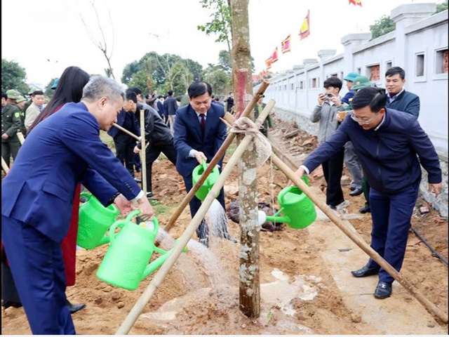 Thanh Hóa: Phát động “Tết trồng cây đời đời nhớ ơn Bác Hồ” Xuân Ất Tỵ 2025- Ảnh 3.