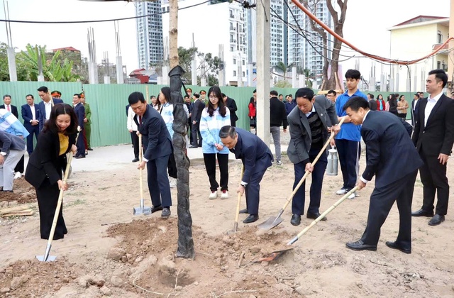 Hải Phòng: Hưởng ứng Tết trồng cây "Đời đời nhớ ơn Bác Hồ" Xuân Ất Tỵ 2025- Ảnh 2.