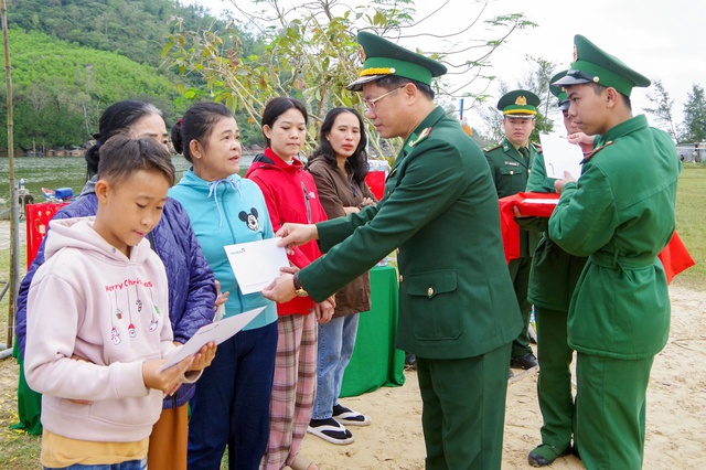 Bộ đội Biên phòng TP Huế: Ra quân trồng mới 9.500 cây xanh các loại- Ảnh 3.