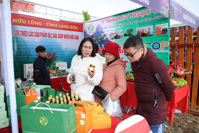 Bắc Giang: Hàng trăm sản phẩm OCOP được giới thiệu tại Tuần Văn hóa - Du lịch tỉnh Bắc Giang năm 2025- Ảnh 3. Bắc Giang: Hàng trăm sản phẩm OCOP được giới thiệu tại Tuần Văn hóa - Du lịch tỉnh Bắc Giang năm 2025- Ảnh 3.