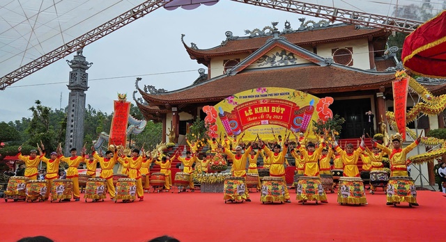 Hải Phòng: Nhiều hoạt động trong lễ khai bút đầu Xuân tại đền thờ Trạng Nguyên Lê Ích Mộc- Ảnh 1.