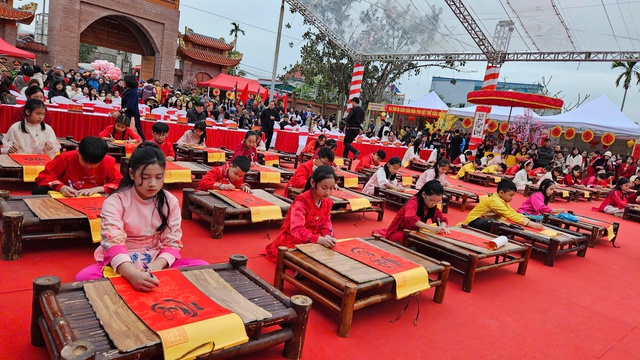 Hải Phòng: Nhiều hoạt động trong lễ khai bút đầu Xuân tại đền thờ Trạng Nguyên Lê Ích Mộc- Ảnh 3.