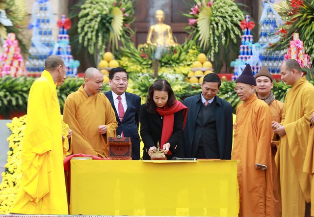 Bắc Giang: Hàng nghìn du khách dự khai mạc Tuần lễ văn hoá Tây Yên Tử 2025- Ảnh 3.