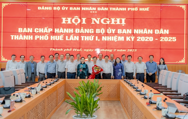 Hội nghị Ban Chấp hành Đảng bộ UBND thành phố Huế lần thứ nhất, nhiệm kỳ 2020-2025- Ảnh 1.