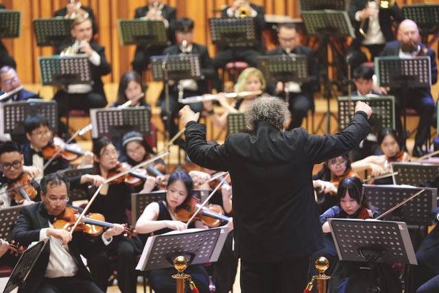 Tchaikovsky Night: Khi âm nhạc chạm tới trái tim- Ảnh 4. Tchaikovsky Night: Khi âm nhạc chạm tới trái tim- Ảnh 4.