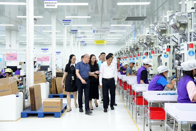 Nghệ An: Tháo gỡ khó khăn, thúc đẩy hạ tầng và nguồn nhân lực cho KCN VSIP- Ảnh 3. Nghệ An: Tháo gỡ khó khăn, thúc đẩy hạ tầng và nguồn nhân lực cho KCN VSIP- Ảnh 3.