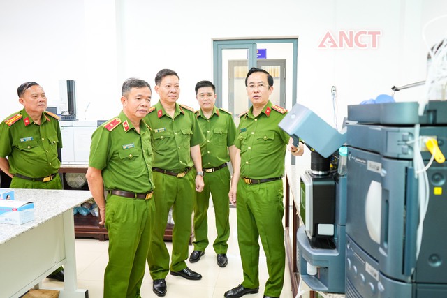 Công an TP Cần Thơ khánh thành hệ thống giám định ADN- Ảnh 7. Công an TP Cần Thơ khánh thành hệ thống giám định ADN- Ảnh 7.
